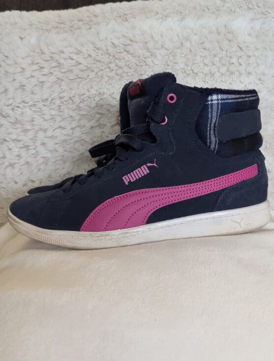 Puma Shoes - Puma Navy High-Top Sneaker with Pink Logo And Plaid Back.